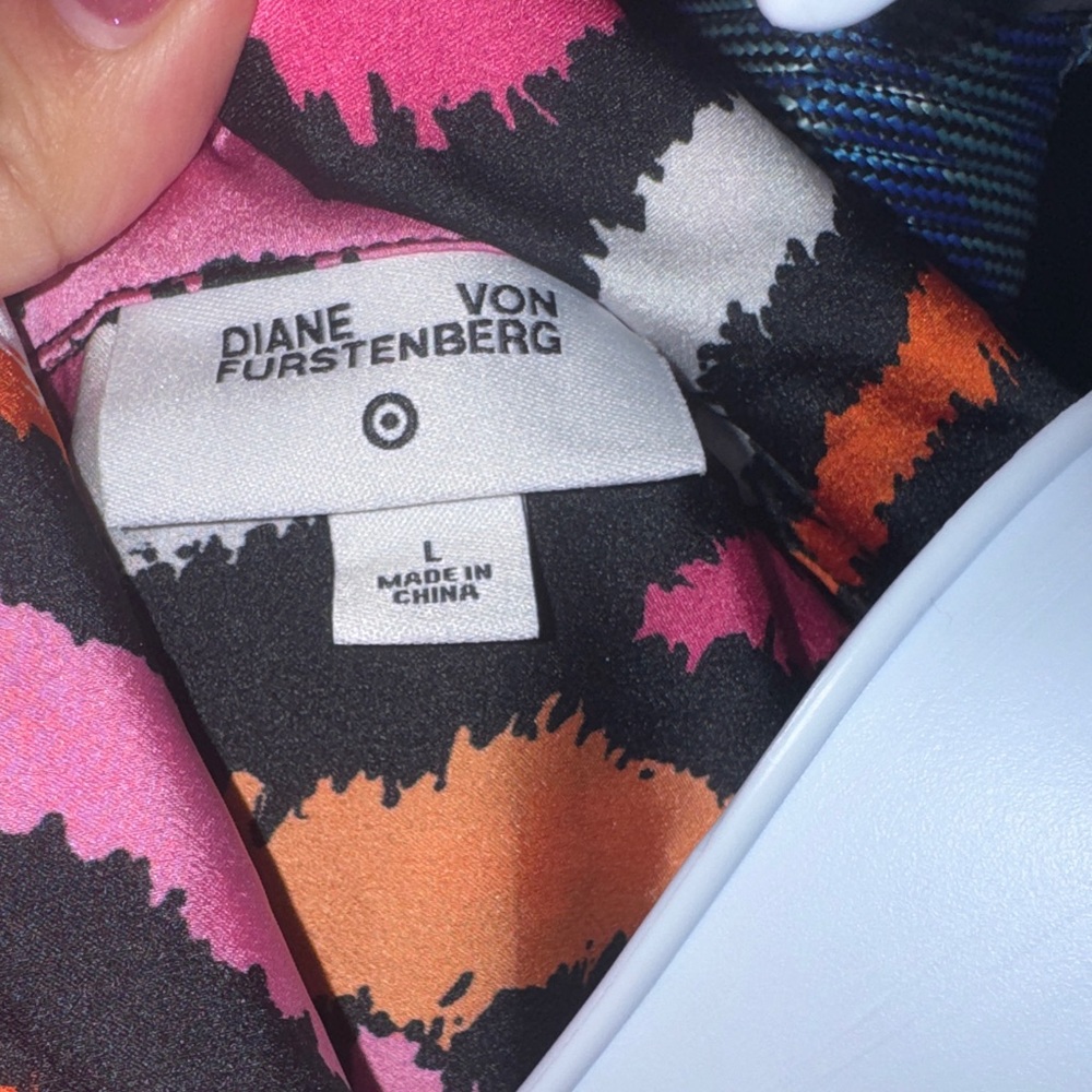 Diane Von Furstenberg- NWOT Satin Feel Zebra Print Blouse | Size Large - Picture 7 of 17